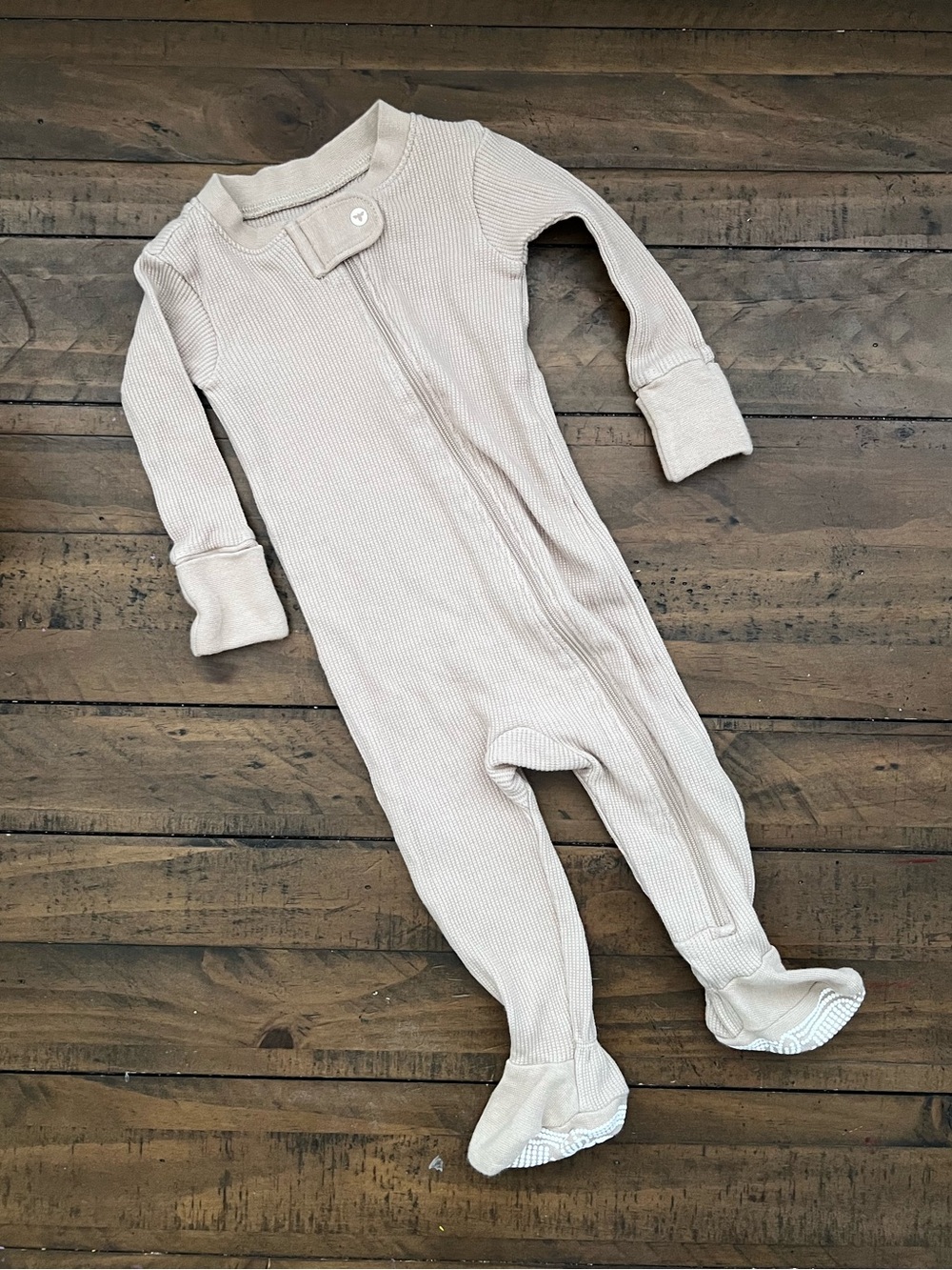 Burt’s Bee Baby Beige Footed One-Piece Zipper Sleepsuit